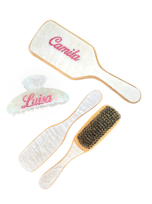 COMBO CEPILLO PULIDOR SIN PERSONALIZAR + CEPILLO DE BAMBÚ PERSONALIZADO + HAIRCLIP PERSONALIZADO BLANCO
